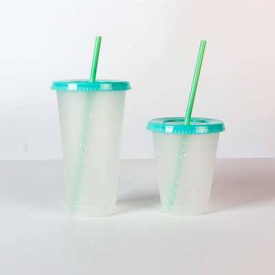 16oz 24oz প্লাস্টিক পানীয় চশমা পুনরায় ব্যবহারযোগ্য পরিবর্তন করা রঙ কাপ 10*6*19cm